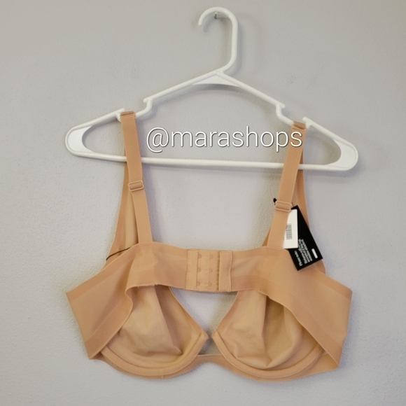 Skims Naked plunge bra - Picture 5 of 7